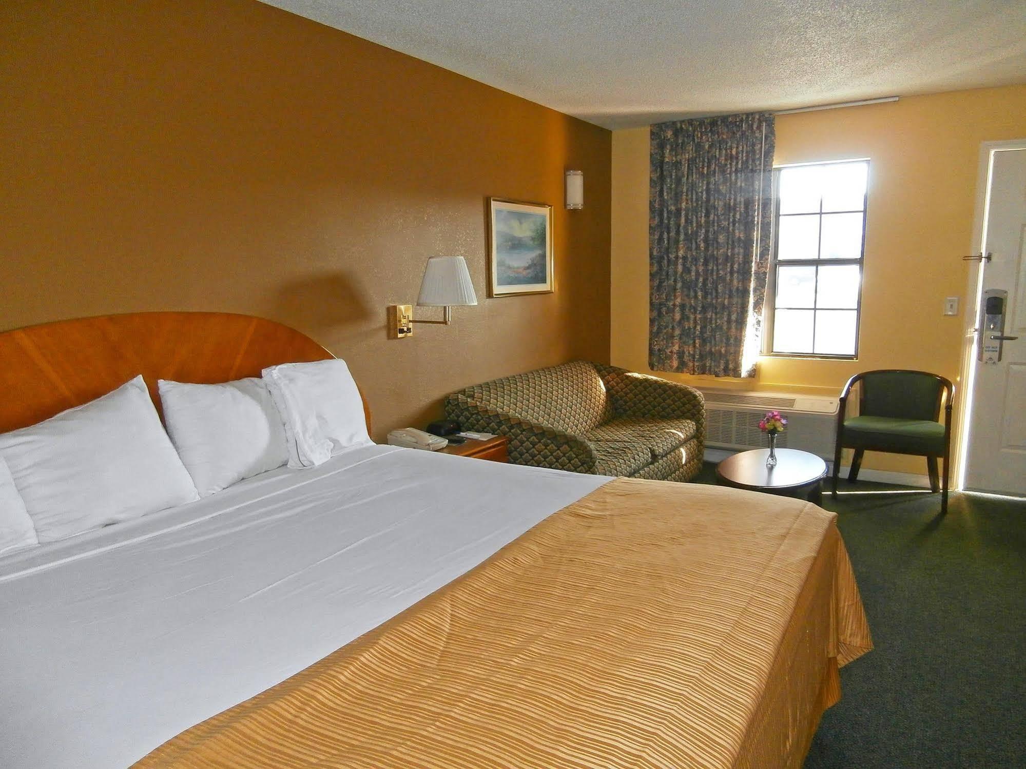 Loyalty Inn Hawkinsville Bagian luar foto