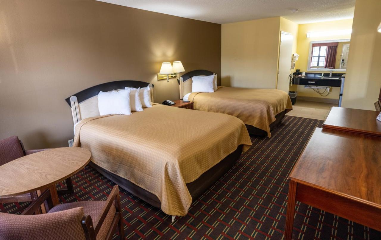 Loyalty Inn Hawkinsville Bagian luar foto