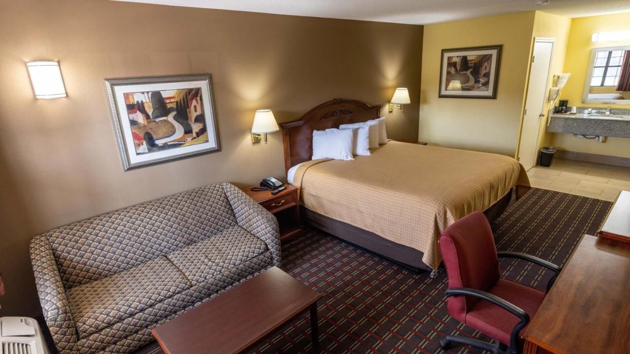 Loyalty Inn Hawkinsville Bagian luar foto
