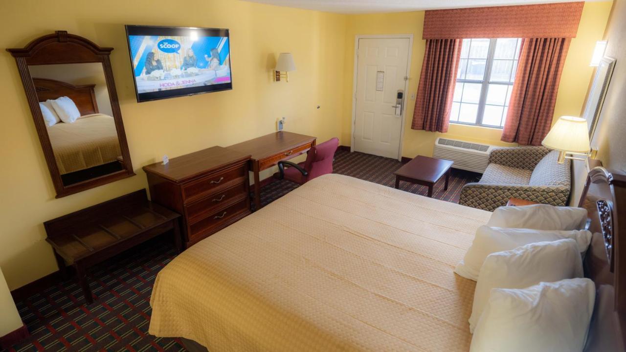 Loyalty Inn Hawkinsville Bagian luar foto