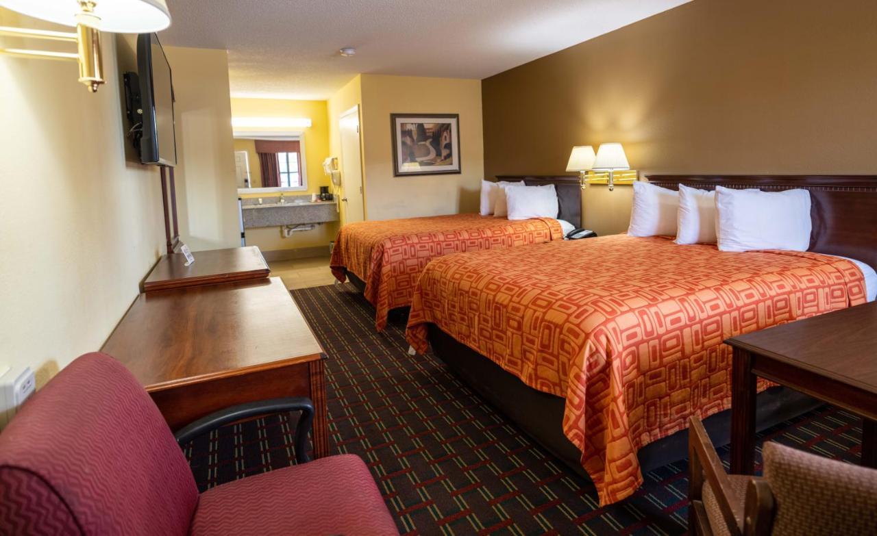 Loyalty Inn Hawkinsville Bagian luar foto