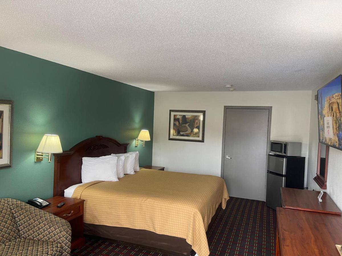 Loyalty Inn Hawkinsville Bagian luar foto