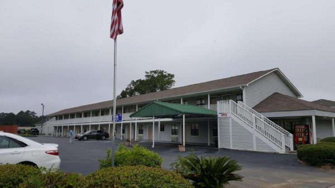 Loyalty Inn Hawkinsville Bagian luar foto