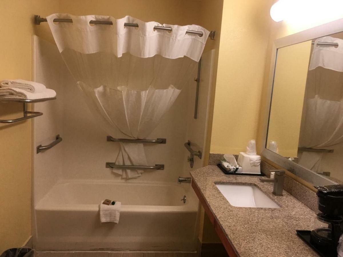 Loyalty Inn Hawkinsville Bagian luar foto