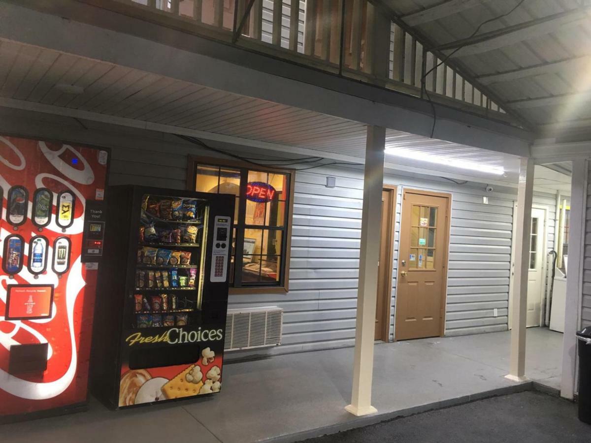 Loyalty Inn Hawkinsville Bagian luar foto